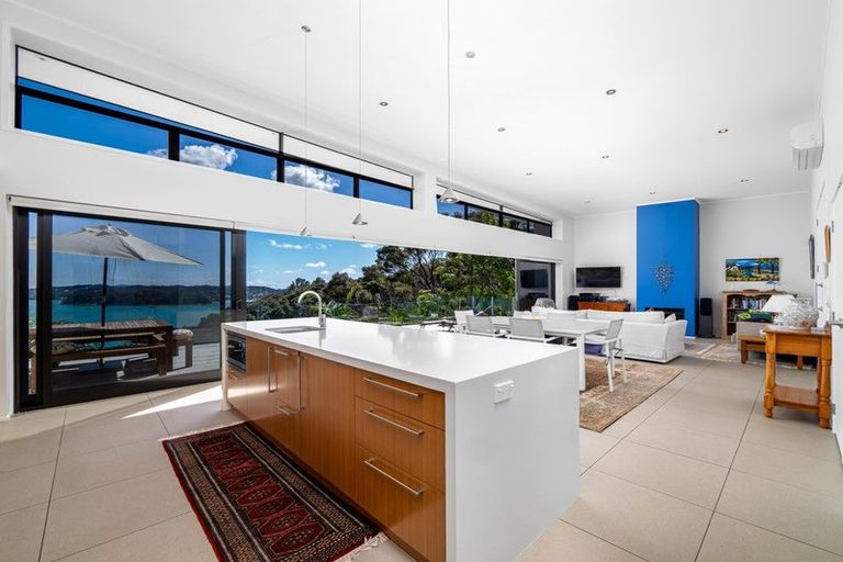 Photo of property in 180 Te Wahapu Road, Russell, 0272