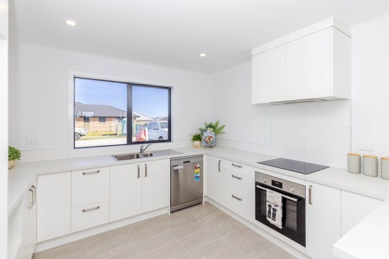 Photo of property in 2 Pukaki Road, Mangere, Auckland, 2022