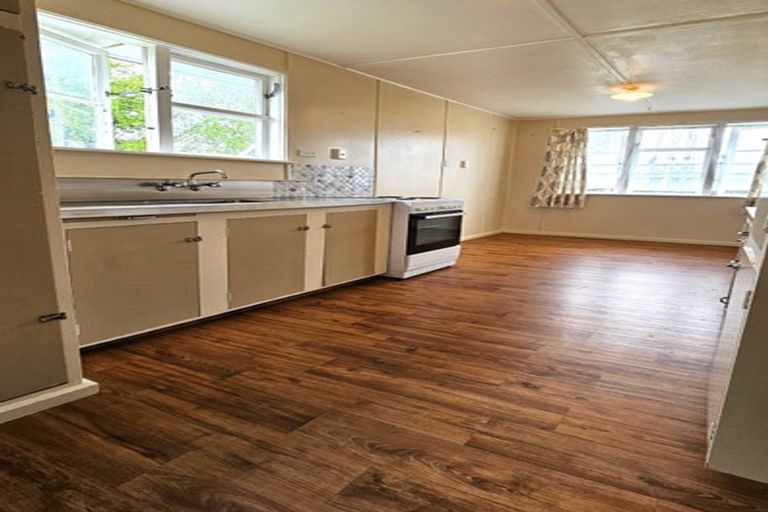 Photo of property in 15 Walter Street, Takapau, 4203