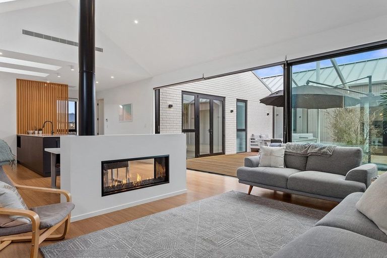 Photo of property in 1 Bunz Road, Halswell, Christchurch, 8025