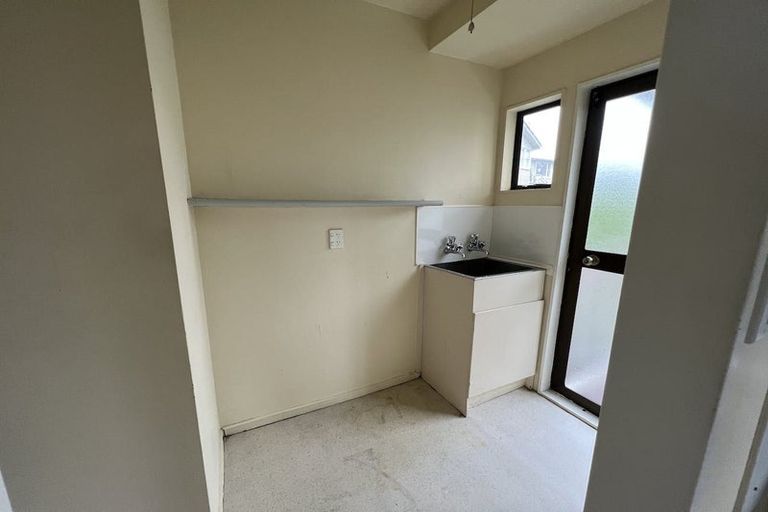 Photo of property in 2/17 Park Road, Glenfield, Auckland, 0629