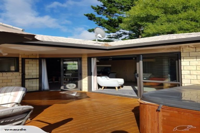 Photo of property in 10/64 Kawaha Point Road, Kawaha Point, Rotorua, 3010