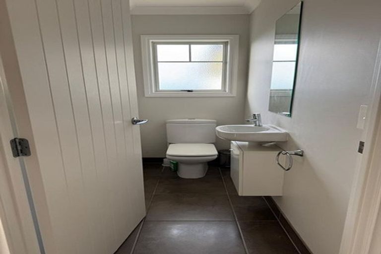 Photo of property in 235b East Coast Road, Mairangi Bay, Auckland, 0630