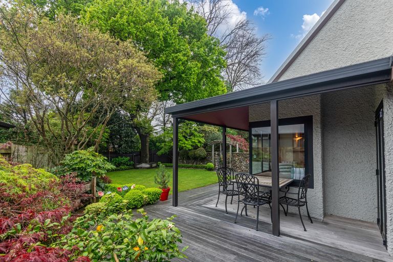 Photo of property in 18 Durham Crescent, Palmerston North, 4414