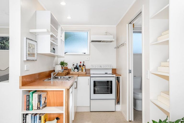 Photo of property in 16 Paneta Street, Paekakariki, 5034