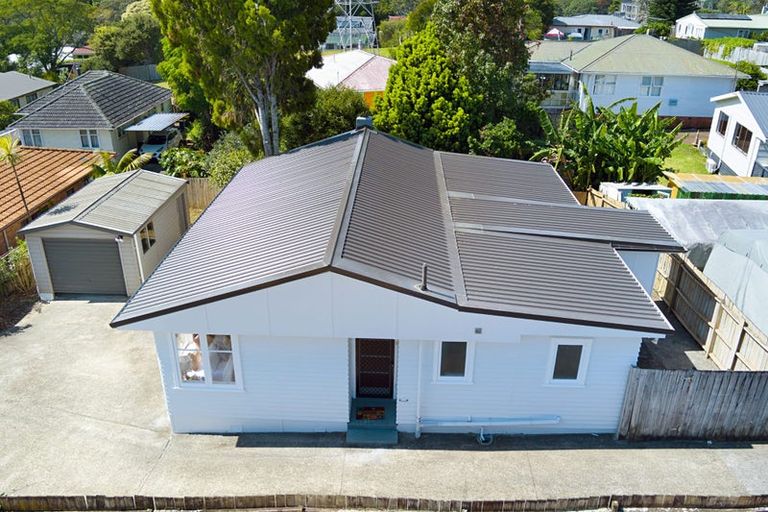 Photo of property in 48a Beaubank Road, Kelston, Auckland, 0602