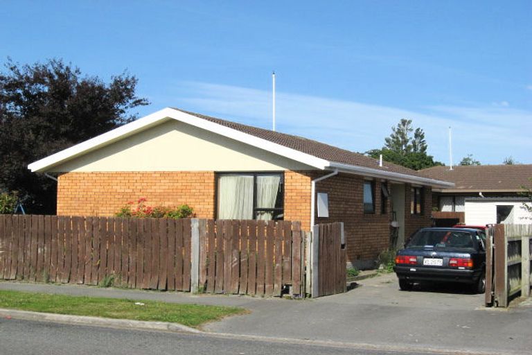 Photo of property in 2/8 Raymond Road, Bromley, Christchurch, 8062