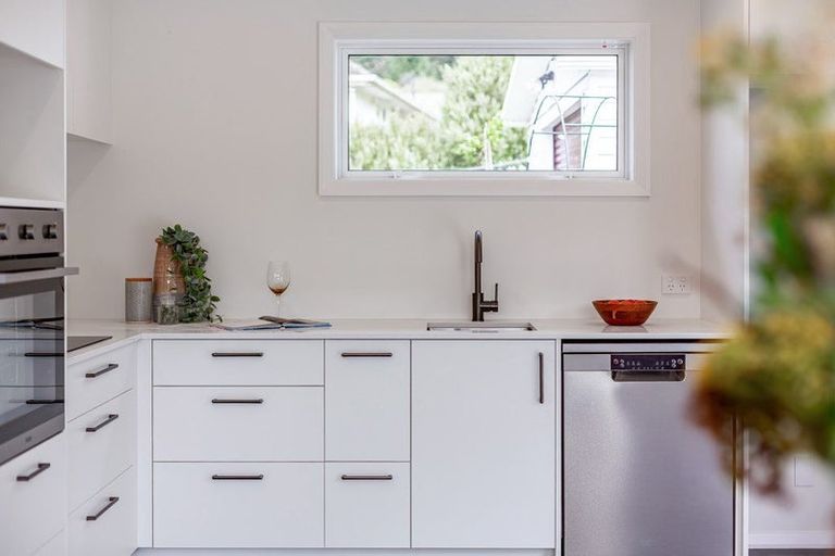 Photo of property in 52 Lees Grove, Wainuiomata, Lower Hutt, 5014