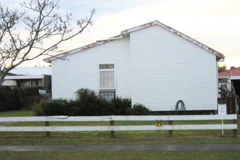 Photo of property in 4 Crosher Place, Silverdale, Hamilton, 3216