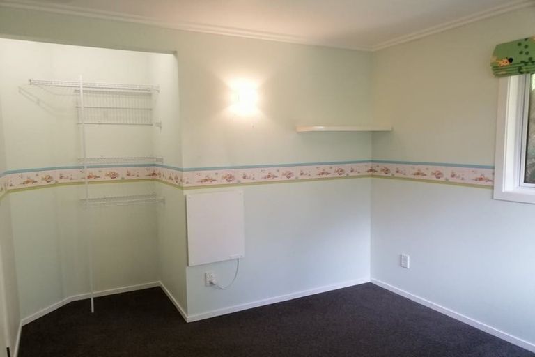 Photo of property in 32 Davis Grove, Wainuiomata, Lower Hutt, 5014
