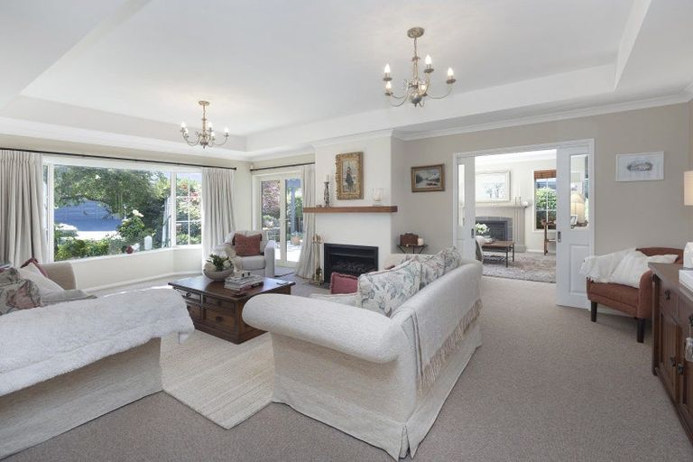 Photo of property in 10 Willowview Drive, Redwood, Christchurch, 8051