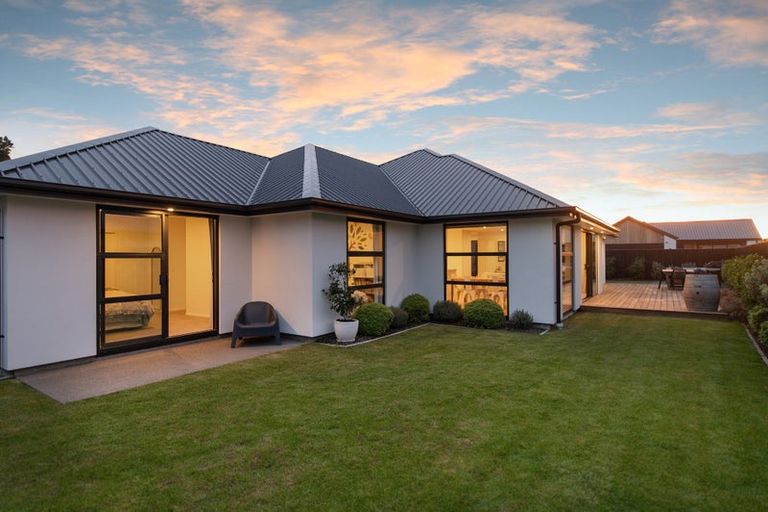 Photo of property in 22 Dray Place, Halswell, Christchurch, 8025