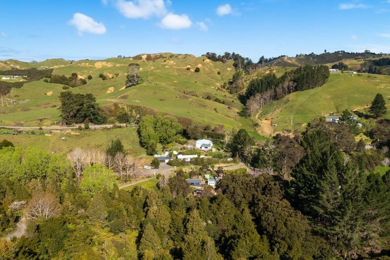 Photo of property in 203 Tahekeroa Road, Tahekeroa, Kaukapakapa, 0873