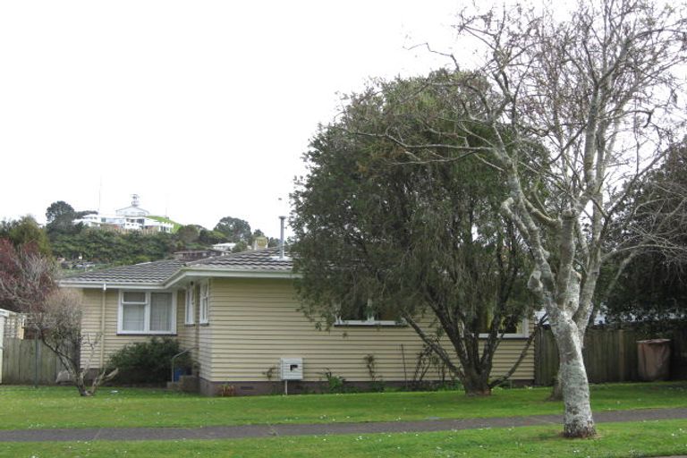 Photo of property in 42 Grenville Street, Marfell, New Plymouth, 4310