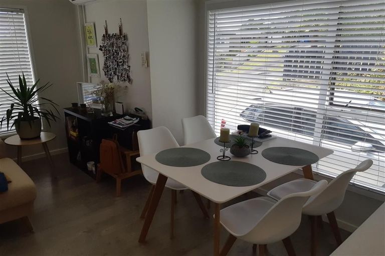 Photo of property in 1/28 Acacia Road, Torbay, Auckland, 0632