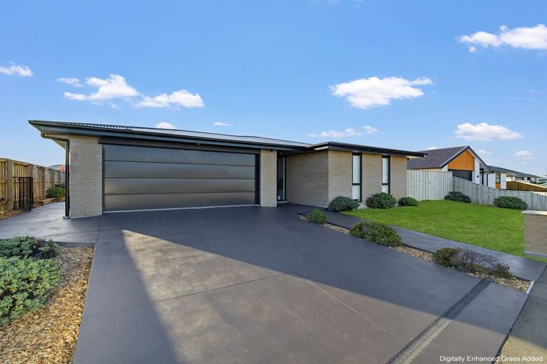 Photo of property in 32 Chris Drive, Rolleston, 7614