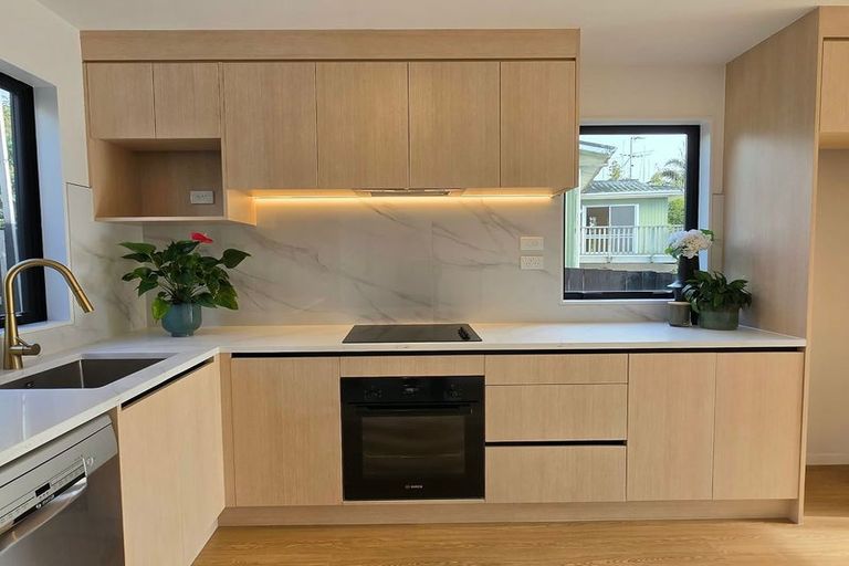Photo of property in 18f Sunnyhill Crescent, Sunnyhills, Auckland, 2010