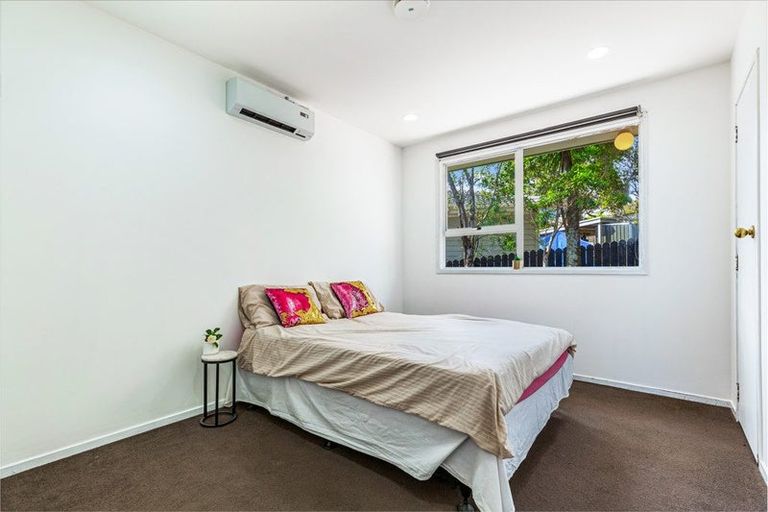 Photo of property in 42 Brunner Road, Glen Eden, Auckland, 0602