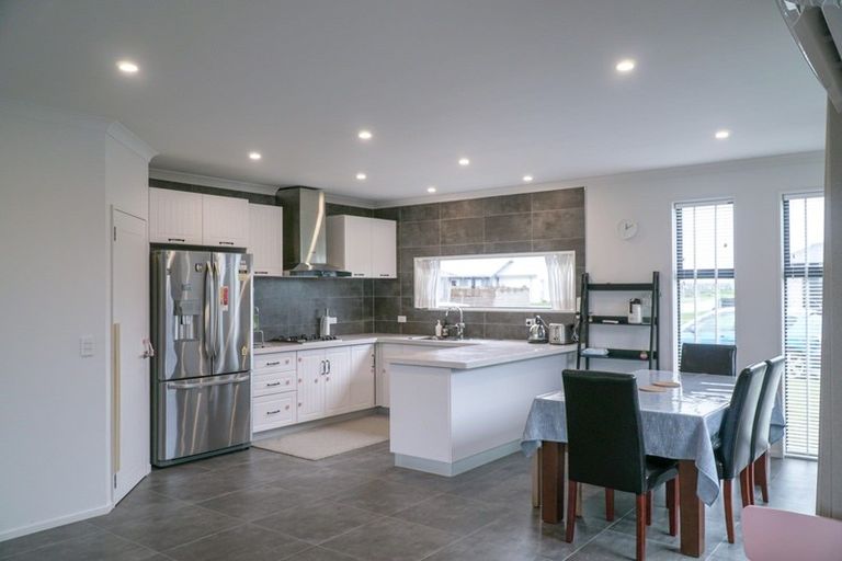 Photo of property in 39 Bradbury Avenue, Rolleston, 7614