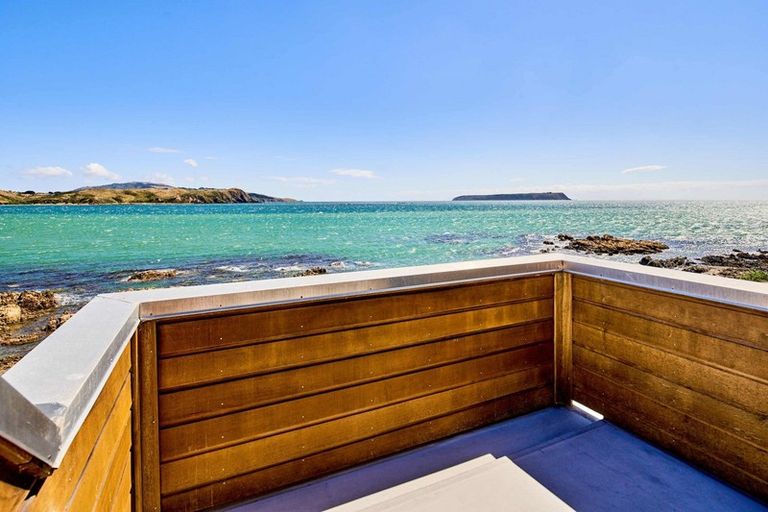 Photo of property in 21 Moana Road, Plimmerton, Porirua, 5026