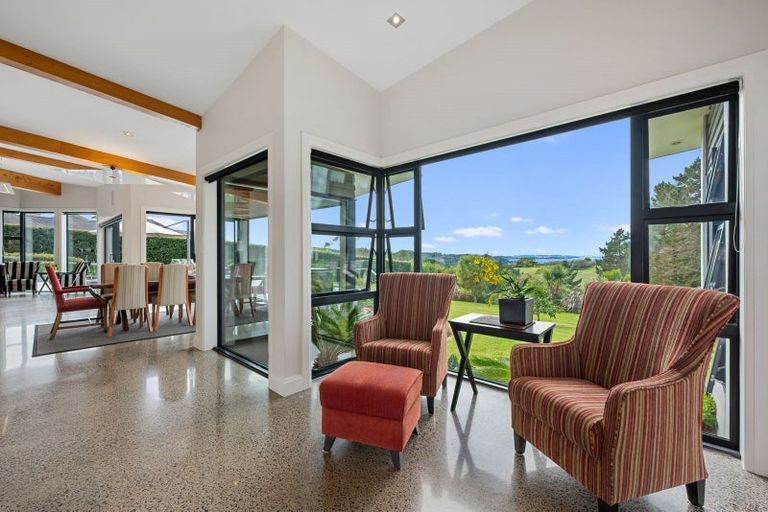 Photo of property in 44 Warman Road, Okura, Albany, 0792