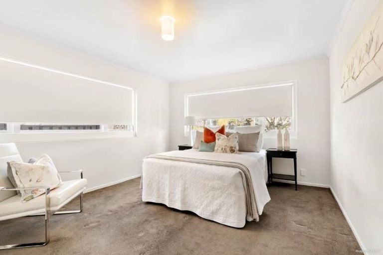 Photo of property in 70 Fisher Parade, Sunnyhills, Auckland, 2010