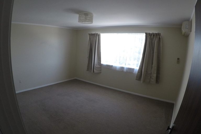 Photo of property in 1/10 Holt Avenue, Torbay, Auckland, 0630