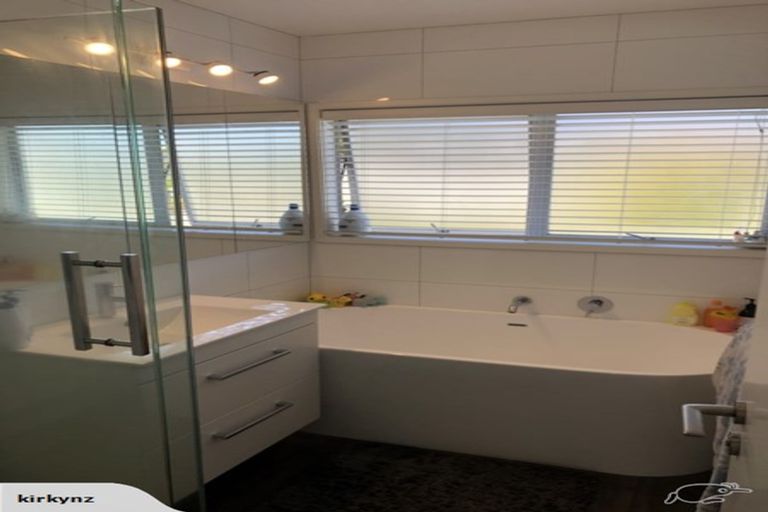 Photo of property in 2/11 Ripon Crescent, Meadowbank, Auckland, 1072