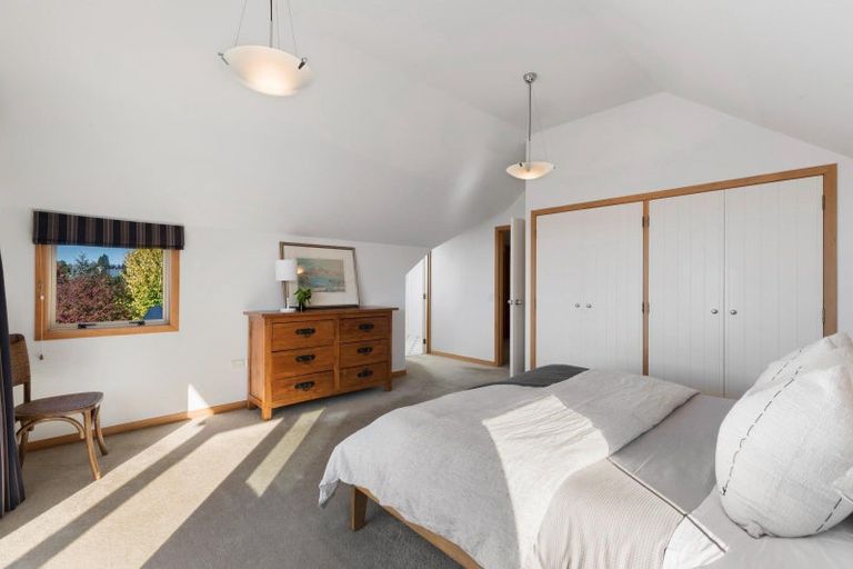 Photo of property in 76 Meadowstone Drive, Wanaka, 9305