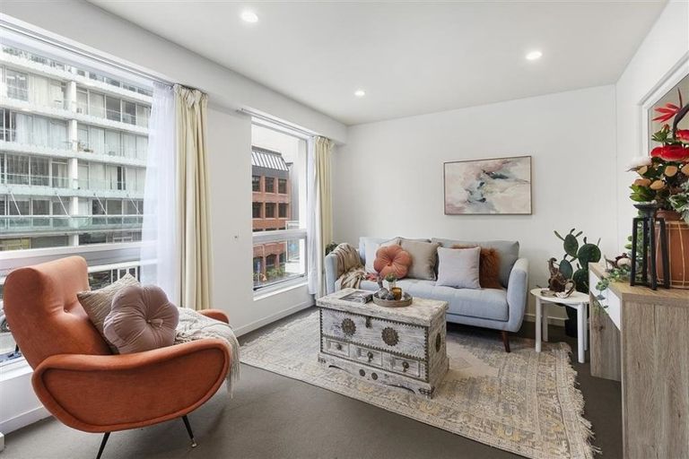 Photo of property in Terrace Heights Apartments, 2a/163 The Terrace, Wellington Central, Wellington, 6011