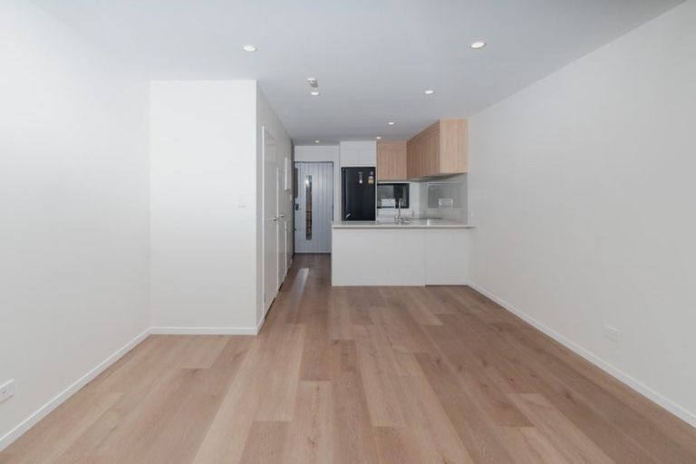 Photo of property in 9/25 Jabuka Street, Glen Eden, Auckland, 0602