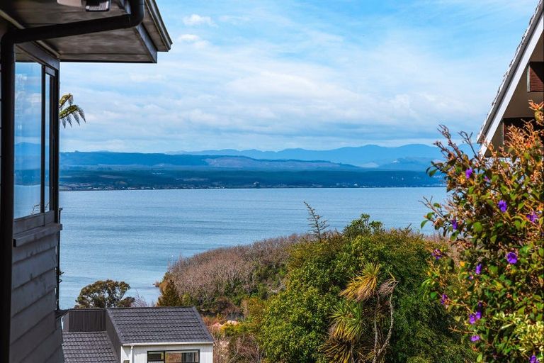 Photo of property in 88 Wakeman Road, Acacia Bay, Taupo, 3330