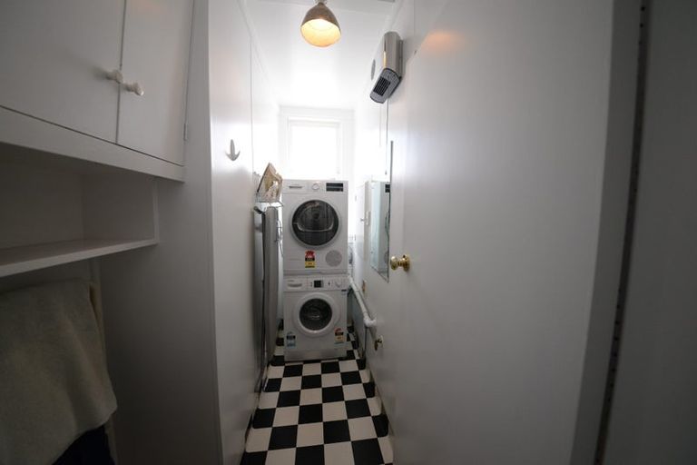 Photo of property in 34 Rawhiti Terrace, Kelburn, Wellington, 6012