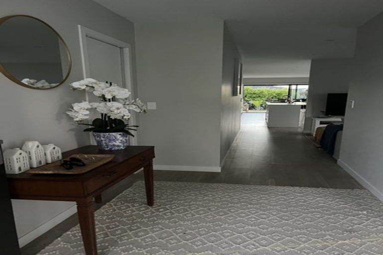 Photo of property in 35 Nobilo Road, Kumeu, 0810