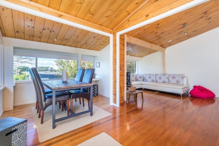 Photo of property in 2/58 Cliff Road, Torbay, Auckland, 0630