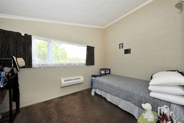 Photo of property in 2/24 Chilton Drive, Mairehau, Christchurch, 8052