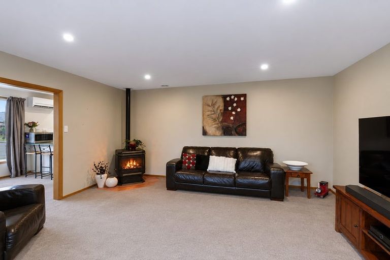 Photo of property in 16 Pethig Place, Halswell, Christchurch, 8025