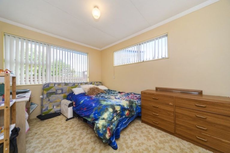 Photo of property in 24 Paradise Place, Milson, Palmerston North, 4414