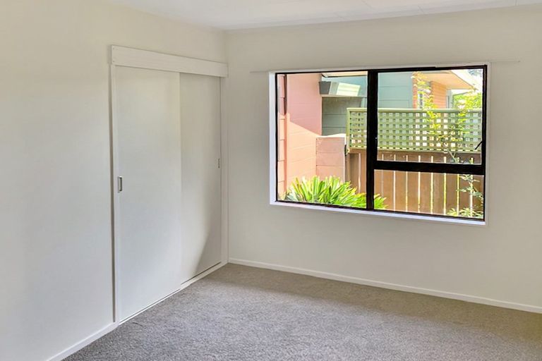 Photo of property in 5/501 Eastbourne Street East, Hastings, 4122