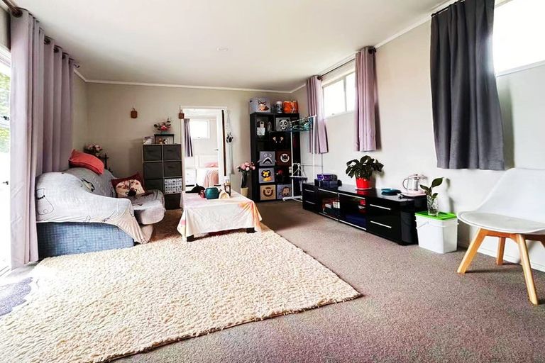 Photo of property in 11 Mcleod Road, Henderson, Auckland, 0612