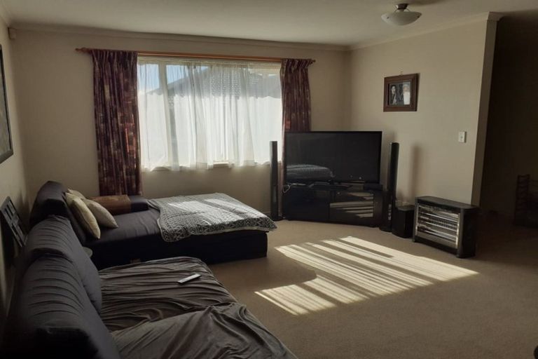 Photo of property in 31 Greig Place, Pukekohe, 2120