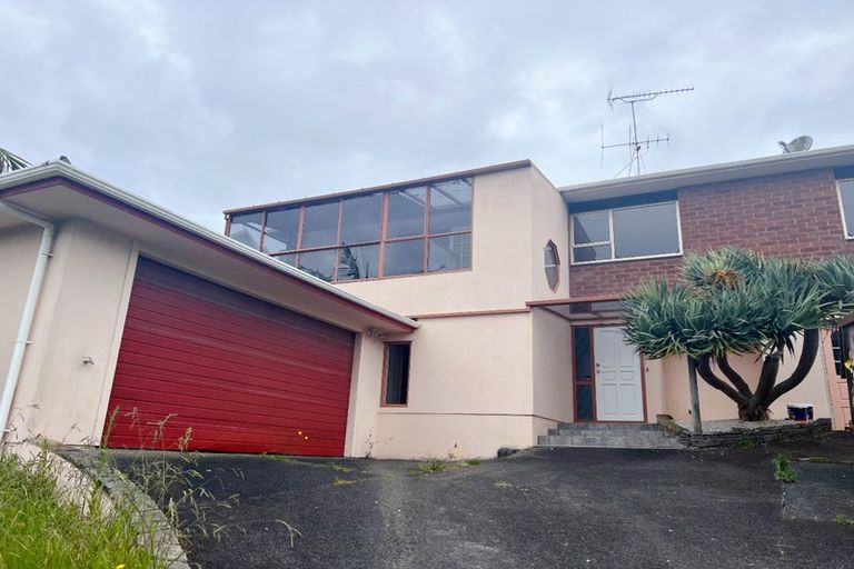 Photo of property in 15 Oaktree Avenue, Browns Bay, Auckland, 0630