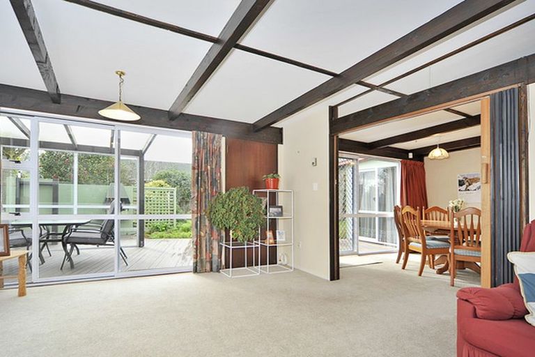 Photo of property in 3 Walnut Grove, Kelvin Grove, Palmerston North, 4414