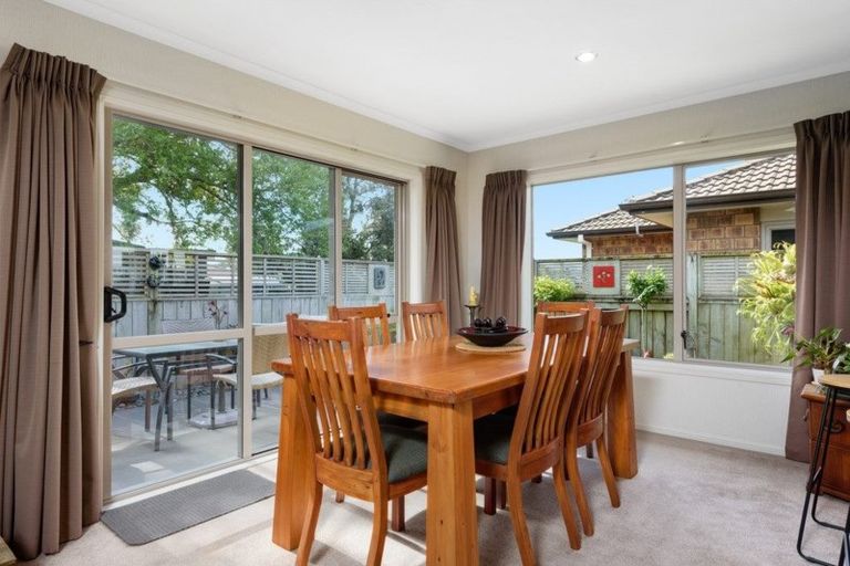 Photo of property in 74b Simpson Road, Papamoa Beach, Papamoa, 3118