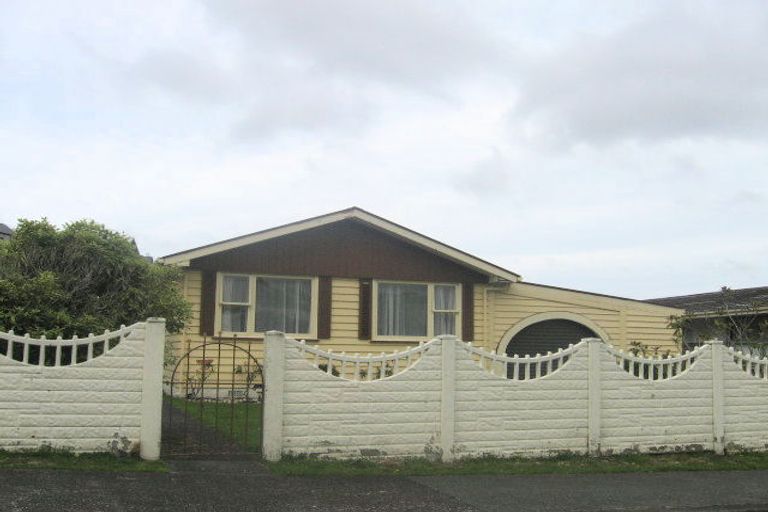 Photo of property in 6 Clematis Grove, Maungaraki, Lower Hutt, 5010