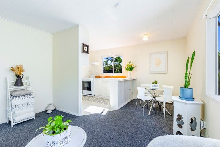 Photo of property in 30 County Road, Torbay, Auckland, 0630