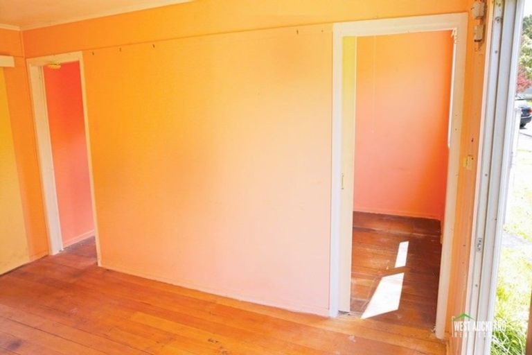 Photo of property in 65 Tane Road, Laingholm, Auckland, 0604