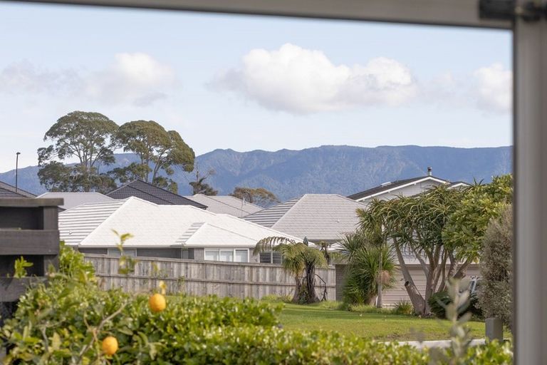 Photo of property in 20 Vista Close, Omokoroa, 3114