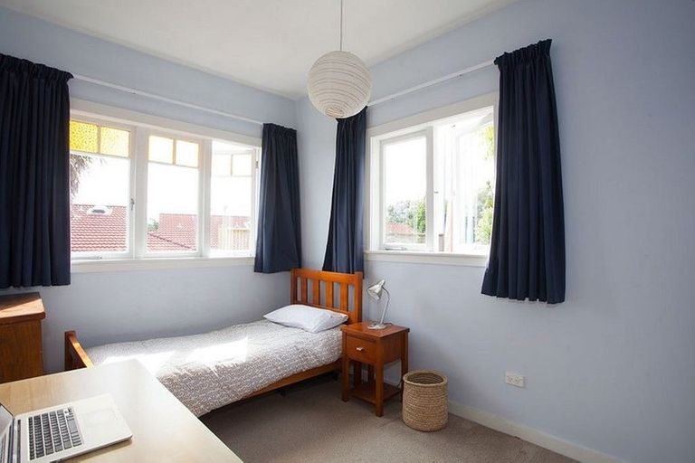 Photo of property in 19 Walmer Road, Point Chevalier, Auckland, 1022