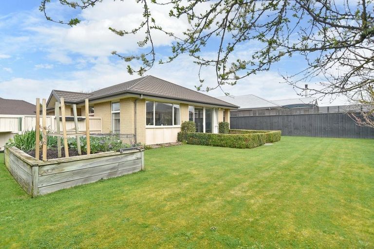 Photo of property in 6 Wisteria Lane, Rangiora, 7400